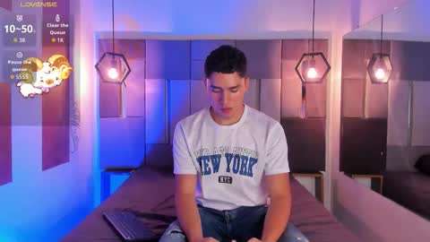 Liam online show from November 28, 2025, 12:08 pm