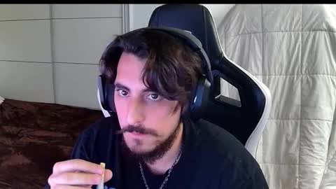 Snapshot of liamriddley chatting on October 15, 2025, 3:56 pm liamriddley online show from October 15, 2025, 3:56 pm