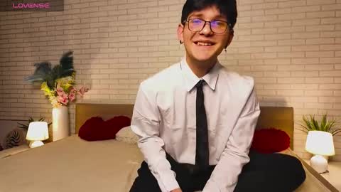 Snapshot of liamrivers chatting on November 14, 2025, 2:27 pm liamrivers online show from November 14, 2025, 2:27 pm