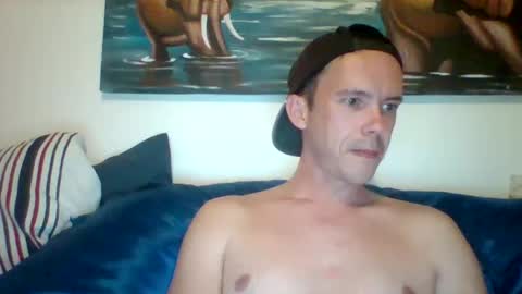 Snapshot of liamrosezn chatting on January 18, 2026, 7:06 pm LiamRose online show from January 18, 2026, 7:06 pm