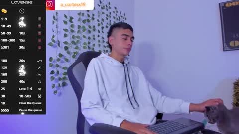 Snapshot of lian_23_ chatting on January 21, 2025, 12:18 pm online show from January 21, 2025, 12:18 pm