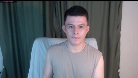 lian_eathan online show from October 29, 2025, 10:44 pm