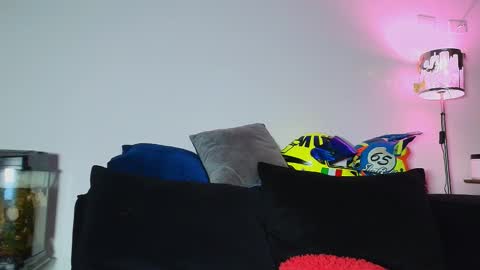 Lian Oconner online show from November 12, 2025, 12:33 am