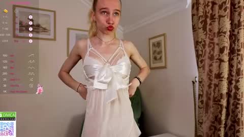 Snapshot of liane_bennet chatting on June 10, 2026, 8:02 am Sofia online show from June 10, 2026, 8:02 am