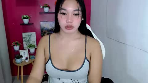 Snapshot of liane_mei chatting on May 2, 2026, 12:15 am Liane online show from May 2, 2026, 12:15 am