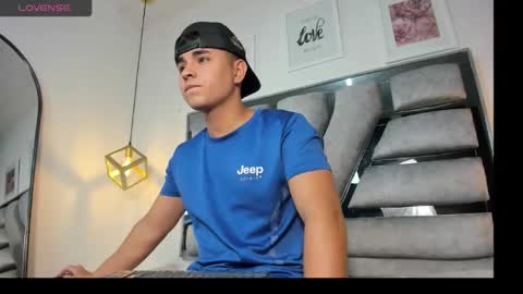 lianfox_ online show from April 16, 2026, 12:50 pm