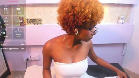 Snapshot of liannadixon chatting on December 22, 2024, 6:26 pm LiannaDixon online show from December 22, 2024, 6:26 pm