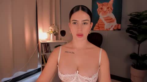Lia online show from October 24, 2025, 12:12 pm