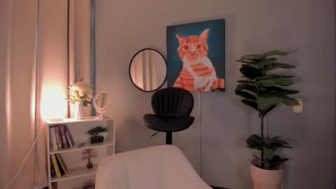 Lia online show from November 4, 2025, 12:26 pm