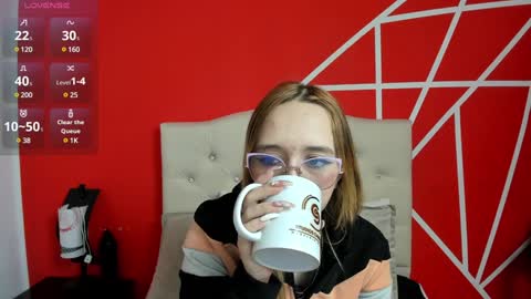 Lia Roberts online show from January 15, 2025, 12:04 pm