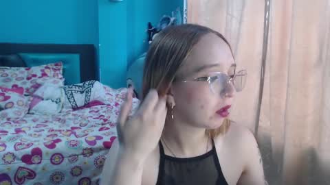 Lia Roberts online show from March 7, 2025, 11:51 am