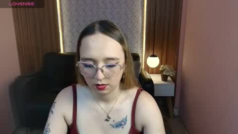 Lia Roberts online show from May 29, 2026, 1:53 pm