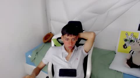 Snapshot of liarr_ chatting on February 16, 2026, 8:16 pm LIAR online show from February 16, 2026, 8:16 pm