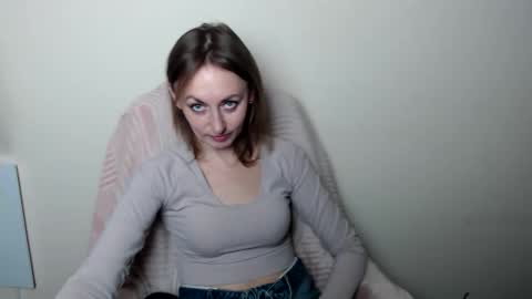 Lia online show from March 28, 2026, 1:22 pm