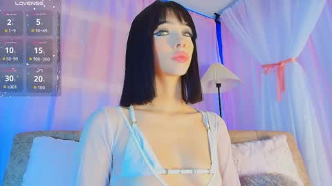 Valentina Hall online show from April 5, 2026, 11:40 am