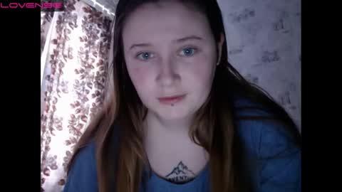 light_lunaa online show from December 5, 2024, 6:32 am