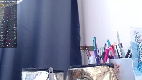 light_lunaa online show from February 11, 2025, 7:23 am