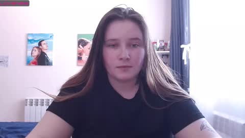 light_lunaa online show from March 3, 2025, 7:54 am