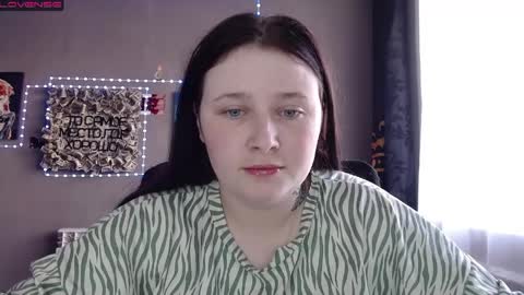 Snapshot of light_lunaa chatting on May 8, 2026, 11:26 am light_lunaa online show from May 8, 2026, 11:26 am