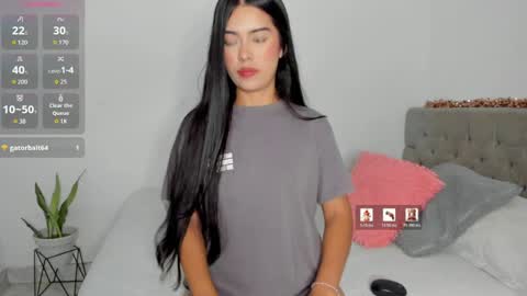 Snapshot of lightshine_ chatting on May 14, 2026, 1:23 am Maddie online show from May 14, 2026, 1:23 am