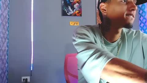 Snapshot of liiaam_lee_ chatting on May 1, 2026, 9:19 pm Daniel online show from May 1, 2026, 9:19 pm