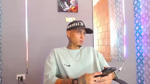 Snapshot of liiaam_lee_ chatting on May 7, 2026, 8:58 pm Daniel online show from May 7, 2026, 8:58 pm