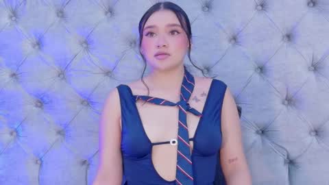 liiabloomm online show from May 23, 2026, 4:29 am