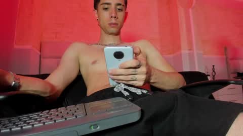 Snapshot of liiamhudson_ chatting on February 16, 2025, 7:15 am L I I A M online show from February 16, 2025, 7:15 am