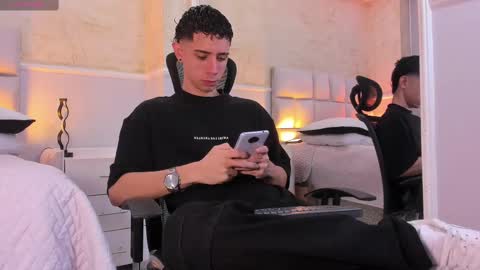 Snapshot of liiamhudson_ chatting on March 7, 2025, 4:24 am L I I A M online show from March 7, 2025, 4:24 am