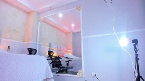 Snapshot of liiamhudson_ chatting on March 7, 2025, 1:40 pm L I I A M online show from March 7, 2025, 1:40 pm