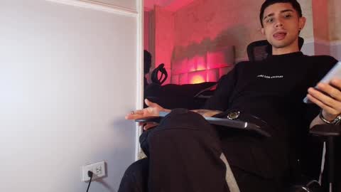 Snapshot of liiamhudson_ chatting on March 11, 2025, 10:51 am L I I A M online show from March 11, 2025, 10:51 am