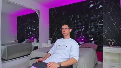 Snapshot of liiamhudson_ chatting on September 14, 2025, 5:12 pm L I I A M online show from September 14, 2025, 5:12 pm