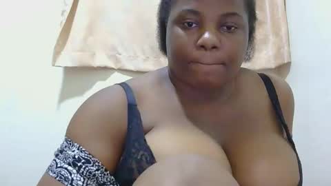 Snapshot of liilcutiee chatting on April 21, 2026, 1:42 am Lily online show from April 21, 2026, 1:42 am
