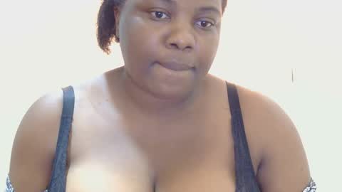 Snapshot of liilcutiee chatting on May 14, 2026, 9:27 am Lily online show from May 14, 2026, 9:27 am