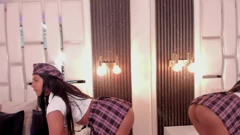 Snapshot of liily_evans_ chatting on May 15, 2026, 1:07 pm Liily Evans online show from May 15, 2026, 1:07 pm