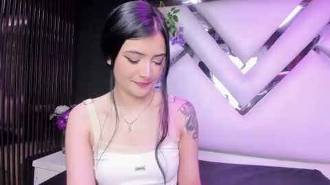 Snapshot of liinzy_rouse chatting on August 4, 2026, 5:15 pm Brittany online show from August 4, 2026, 5:15 pm