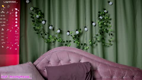 Snapshot of lika_moon chatting on February 4, 2025, 7:18 am Lika online show from February 4, 2025, 7:18 am