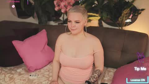 likaaberry online show from October 17, 2025, 2:59 am