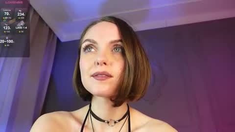 Lilian online show from March 4, 2026, 9:43 pm