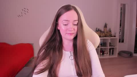 Snapshot of lil_happiness chatting on November 9, 2025, 7:34 pm for free registration 3 online show from November 9, 2025, 7:34 pm