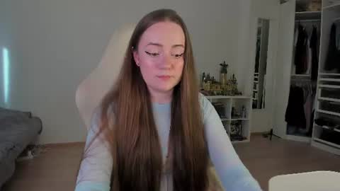 Snapshot of lil_happiness chatting on June 28, 2026, 3:18 pm for free registration 3 online show from June 28, 2026, 3:18 pm