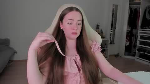 Snapshot of lil_happiness chatting on July 18, 2026, 6:56 pm for free registration 3 online show from July 18, 2026, 6:56 pm
