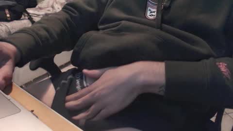 Snapshot of lil_j_ chatting on October 11, 2025, 12:43 am lil_j_ online show from October 11, 2025, 12:43 am