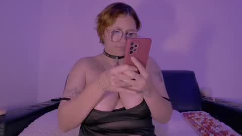 Snapshot of lil_muh chatting on July 15, 2026, 2:06 am Lilmuh online show from July 15, 2026, 2:06 am