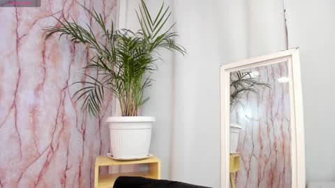 Lila online show from February 6, 2025, 10:43 pm