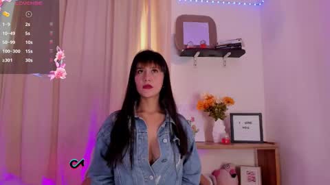 Lila  online show from October 13, 2025, 7:36 pm