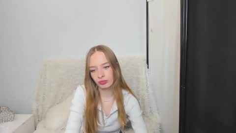 Snapshot of liladesire chatting on January 2, 2025, 4:02 pm LiliaDesire online show from January 2, 2025, 4:02 pm