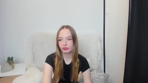 Snapshot of liladesire chatting on January 6, 2025, 6:52 pm LiliaDesire online show from January 6, 2025, 6:52 pm