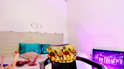 Snapshot of lilah_sweet chatting on April 19, 2026, 6:21 pm Lilah Sweet online show from April 19, 2026, 6:21 pm