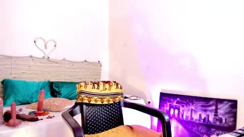 Snapshot of lilah_sweet chatting on May 1, 2026, 12:32 pm Lilah Sweet online show from May 1, 2026, 12:32 pm